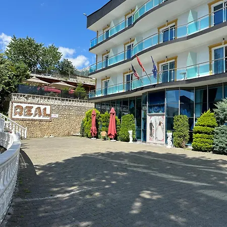 Ξενοδοχείο Bar Restaurant Real Bajram Curri