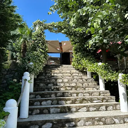 Bar Restaurant Real * Bajram Curri