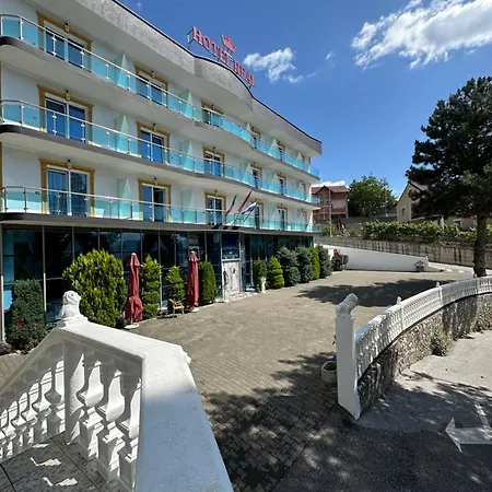 Bar Restaurant Real Hotel Bajram Curri