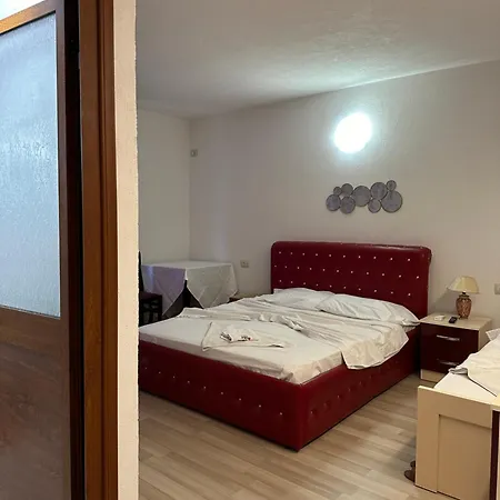 Bar Restaurant Real Hotel Bajram Curri