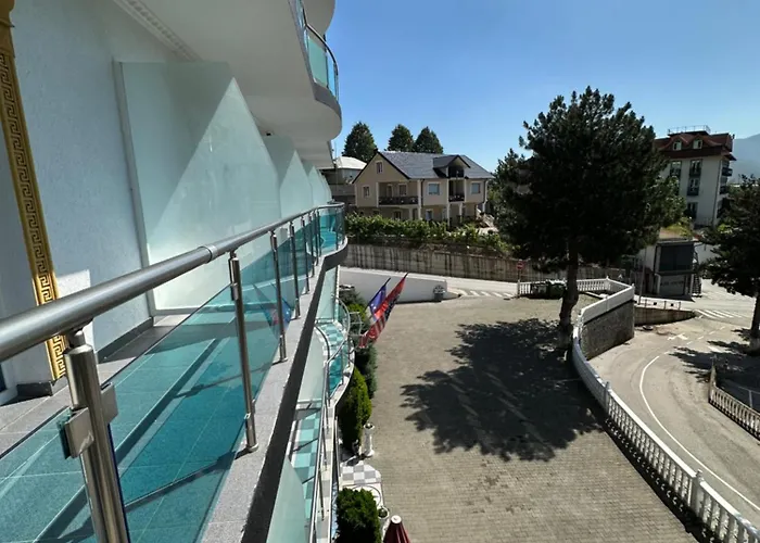 Bar Restaurant Real Hotel *